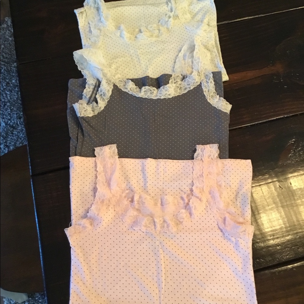 Bundle of 3 tank tops